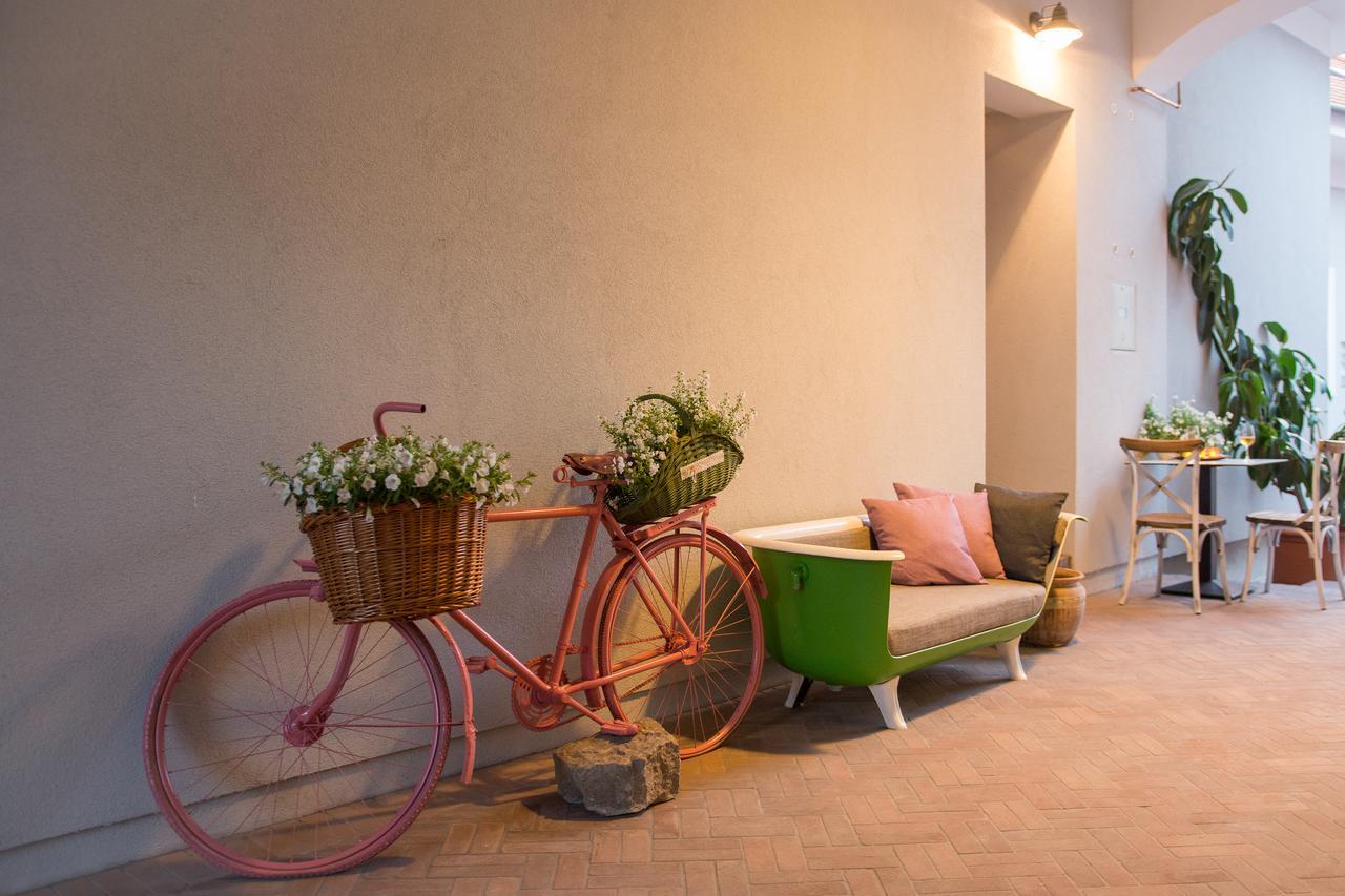 Zora Apartman Eger Bagian luar foto