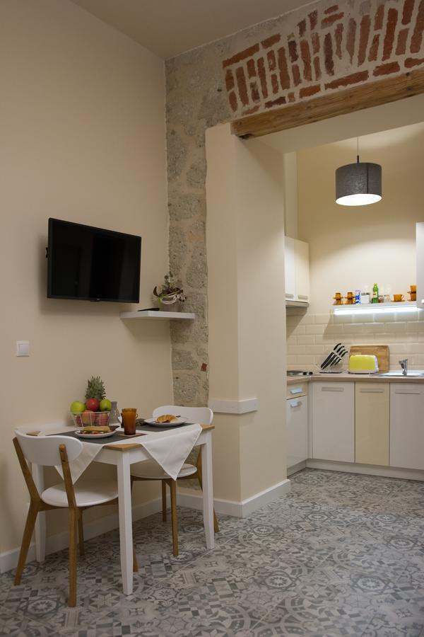 Zora Apartman Eger Bagian luar foto