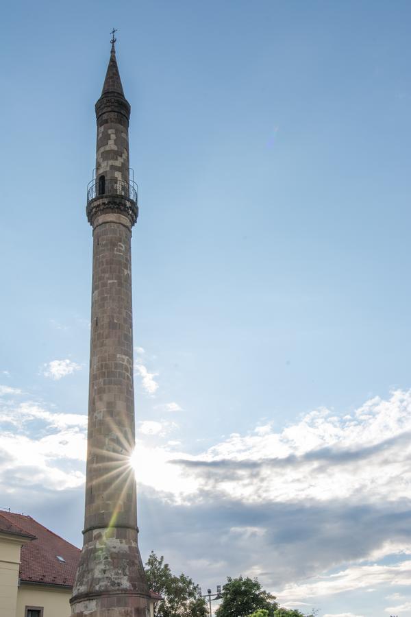 Zora Apartman Eger Bagian luar foto