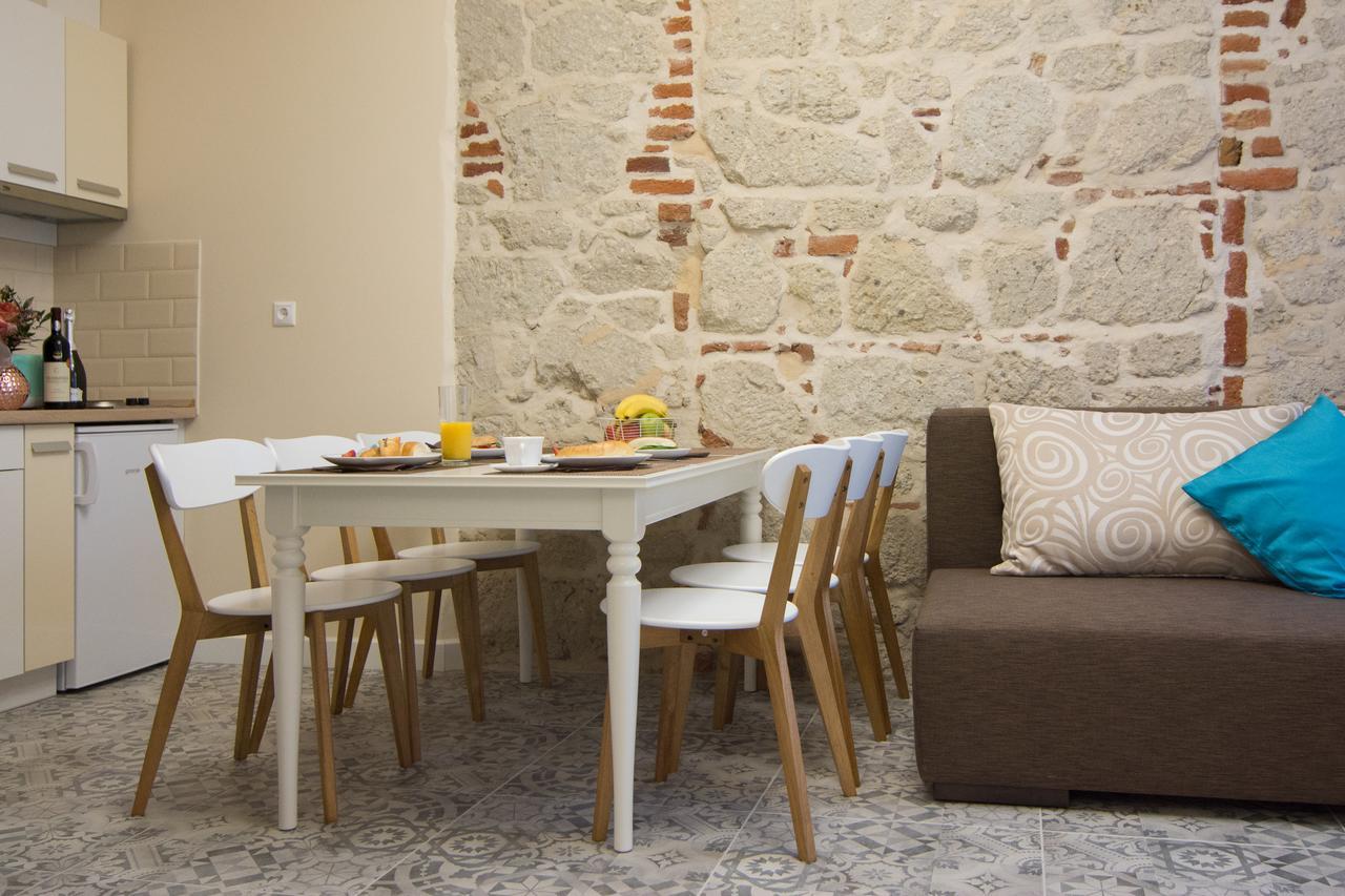 Zora Apartman Eger Bagian luar foto