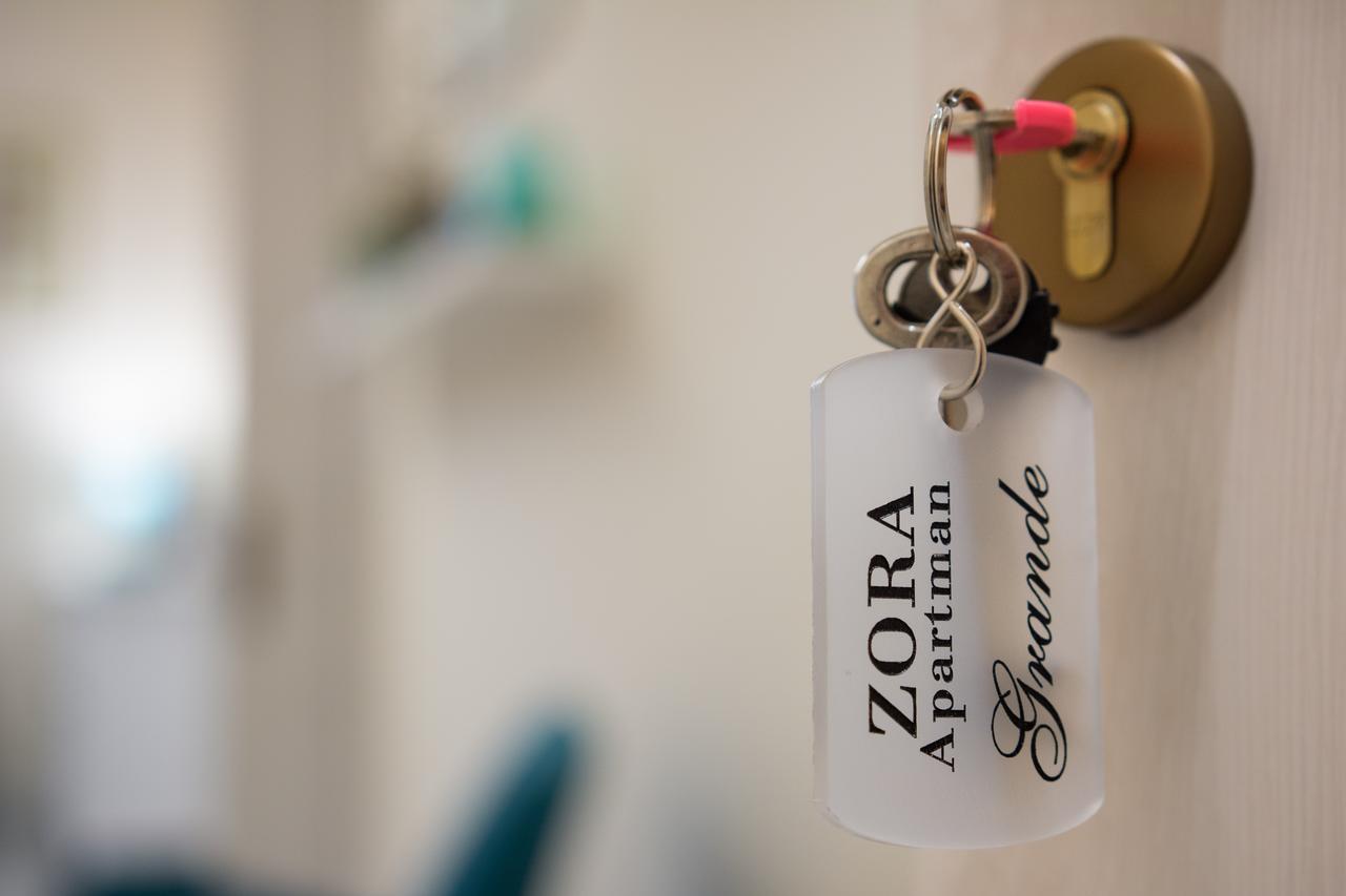 Zora Apartman Eger Bagian luar foto